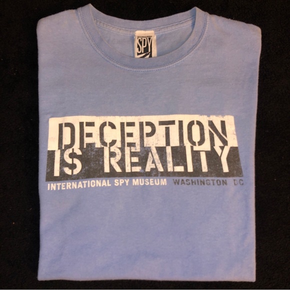 Funny Travel Tee! DECEPTION IS REALITY Int’l Spy Museum Washington DC Unisex S - Picture 3 of 9